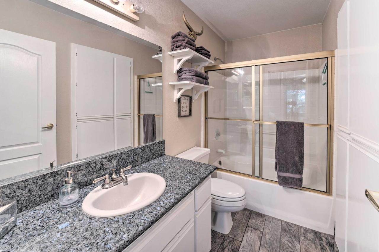 Lake Havasu Condo With Pool Access 1 Block To Beach Lake Havasu City Ngoại thất bức ảnh